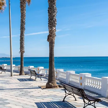 Sunny Seaside Appartement
