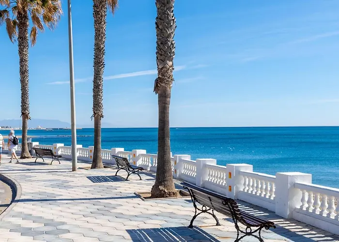 Sunny Seaside Lejlighed